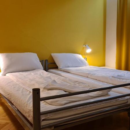 Sleep Inn Hostel Bucharest Luaran gambar