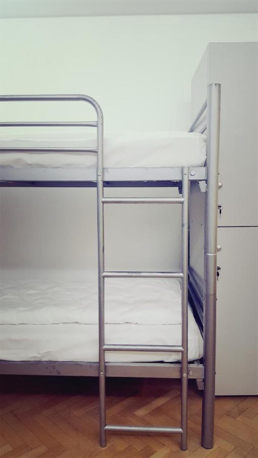 Sleep Inn Hostel Bucharest Luaran gambar