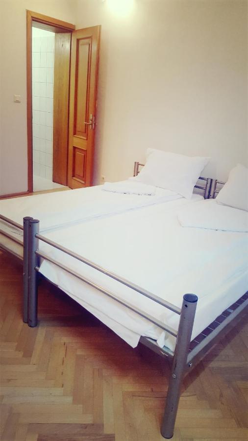Sleep Inn Hostel Bucharest Luaran gambar