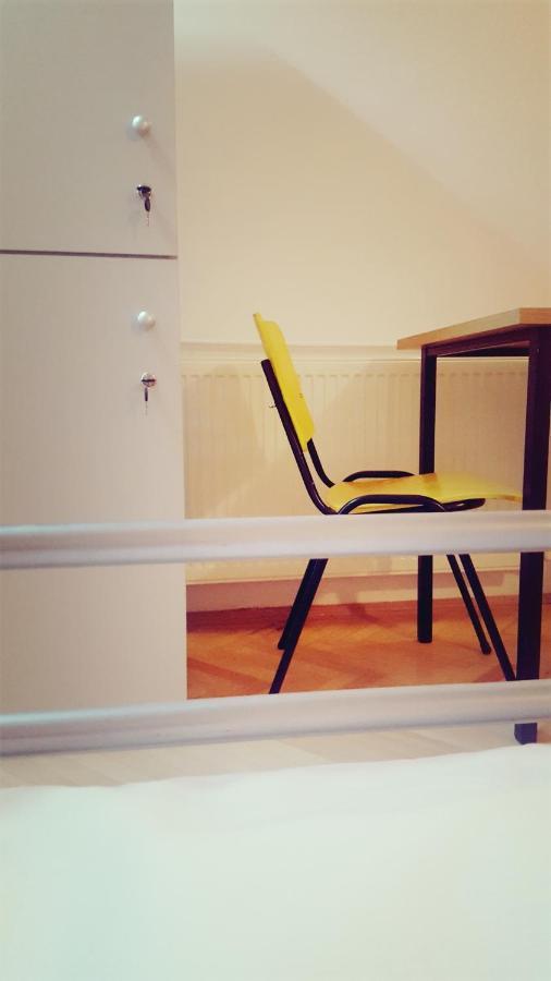 Sleep Inn Hostel Bucharest Luaran gambar