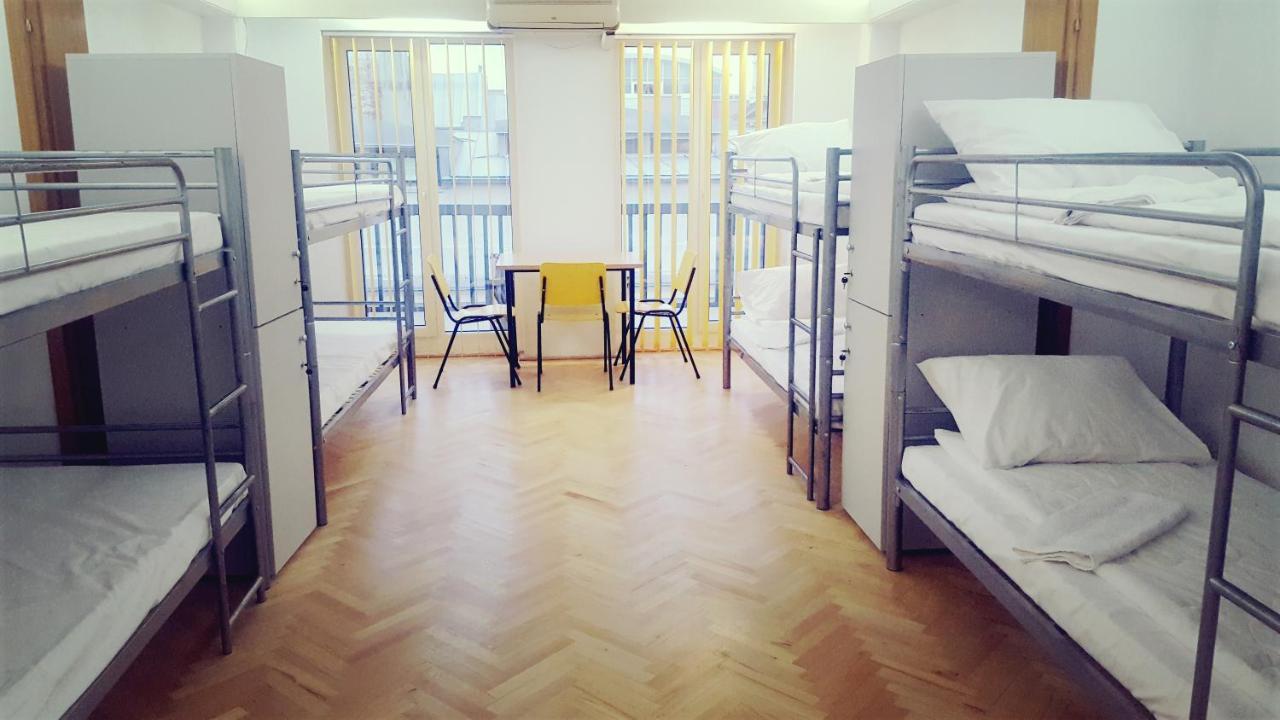 Sleep Inn Hostel Bucharest Luaran gambar