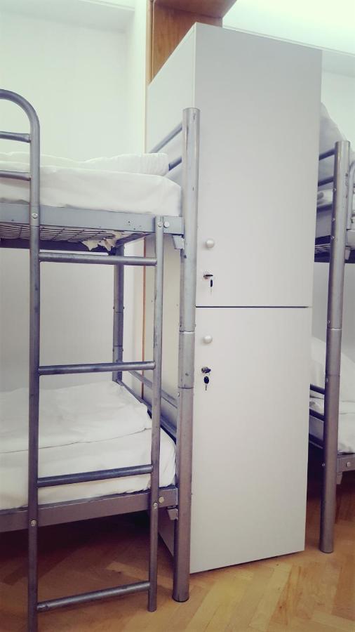 Sleep Inn Hostel Bucharest Luaran gambar