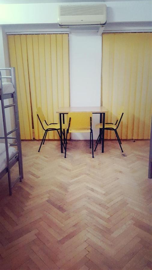 Sleep Inn Hostel Bucharest Luaran gambar