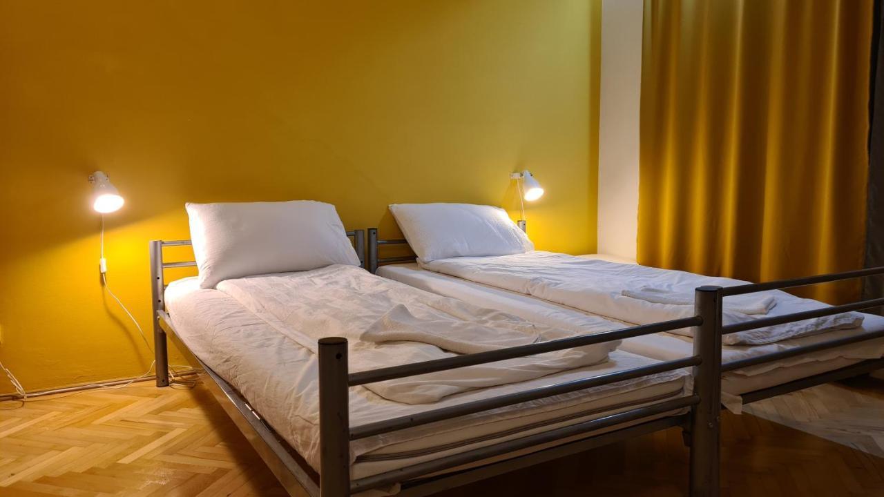 Sleep Inn Hostel Bucharest Luaran gambar